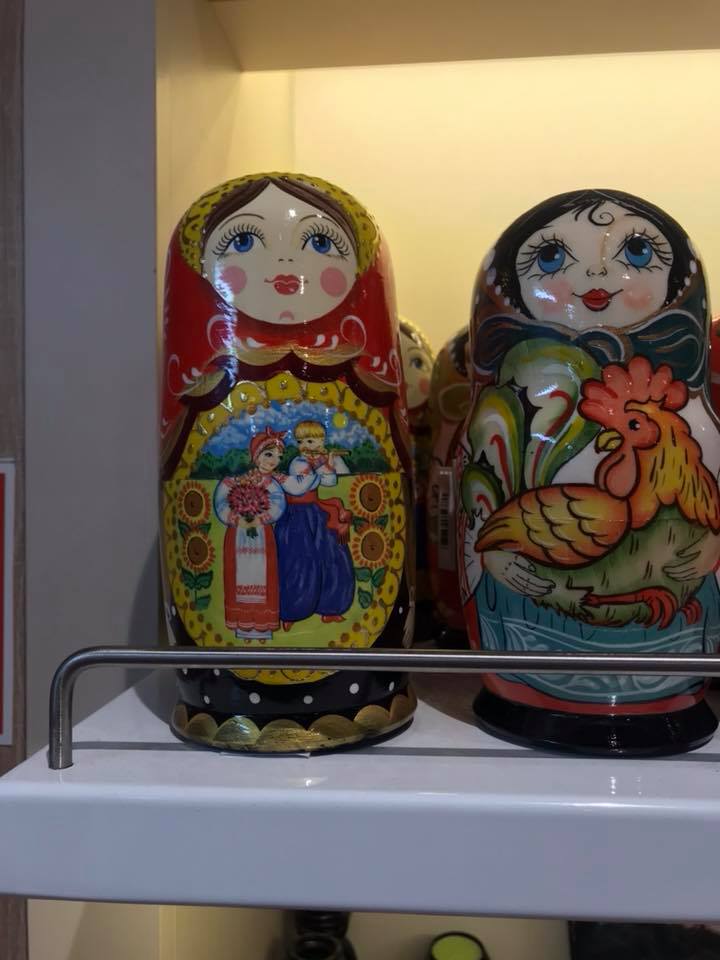 "Яка гидота": у київському аеропорту продають російські сувеніри