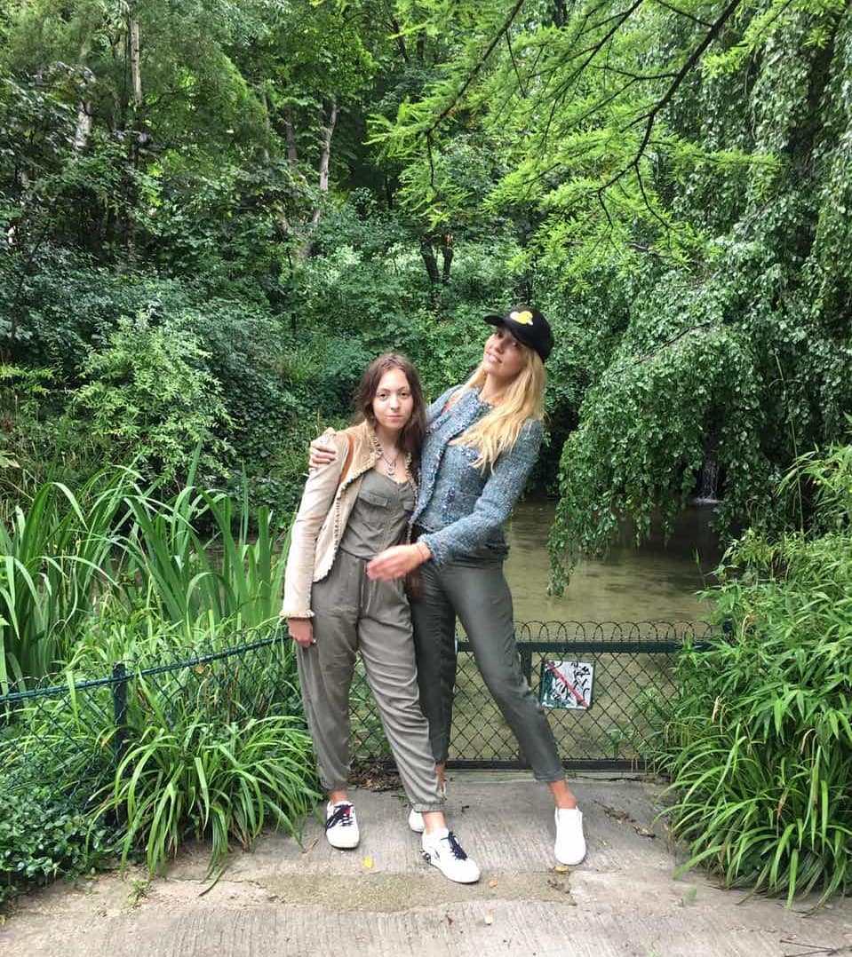 Оля Полякова в Париже