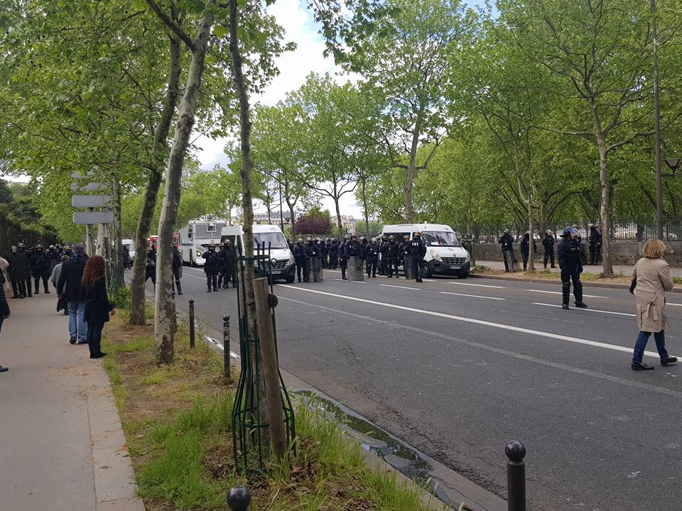 "Надышались дыма и газа": Притула рассказал, как свозил жену в Париж