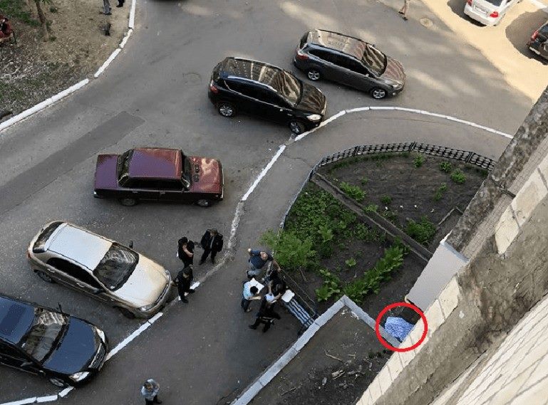 Під Києвом дворічна дитина випала з вікна багатоповерхівки