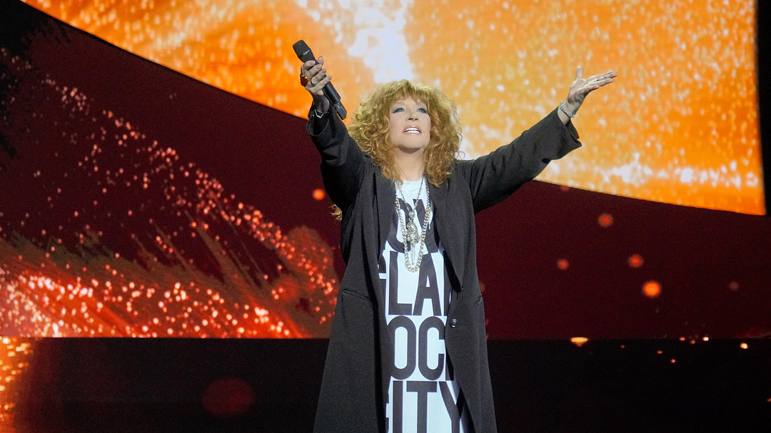 "Може собі дозволити": Пугачова здивувала модним молодіжним нарядом на концерті (фото)