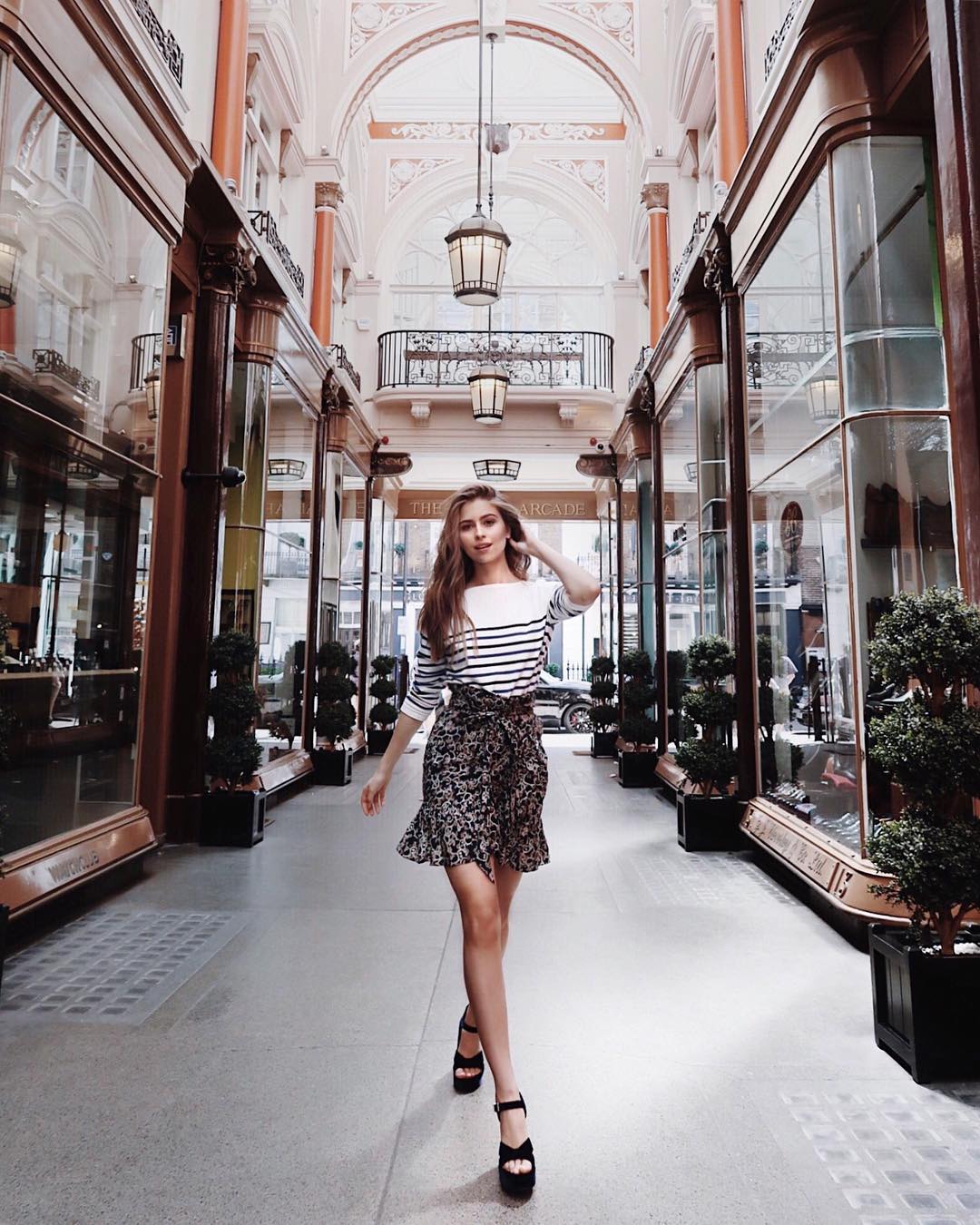 &quot;Ослепительно красивая&quot;: 16-летняя внучка Софии Ротару покоряет поклонников модельной внешностью (фото)