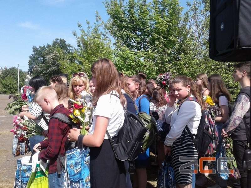 В Чернівцях зворушливо зустріли військових, які повернулися з зони АТО (фото)