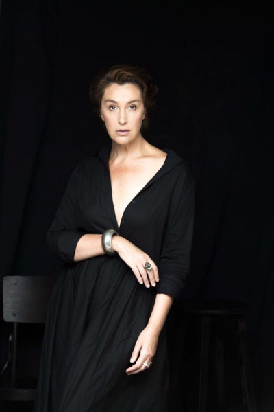 "Мать драконов": популярная украинская телеведущая примерила новый образ