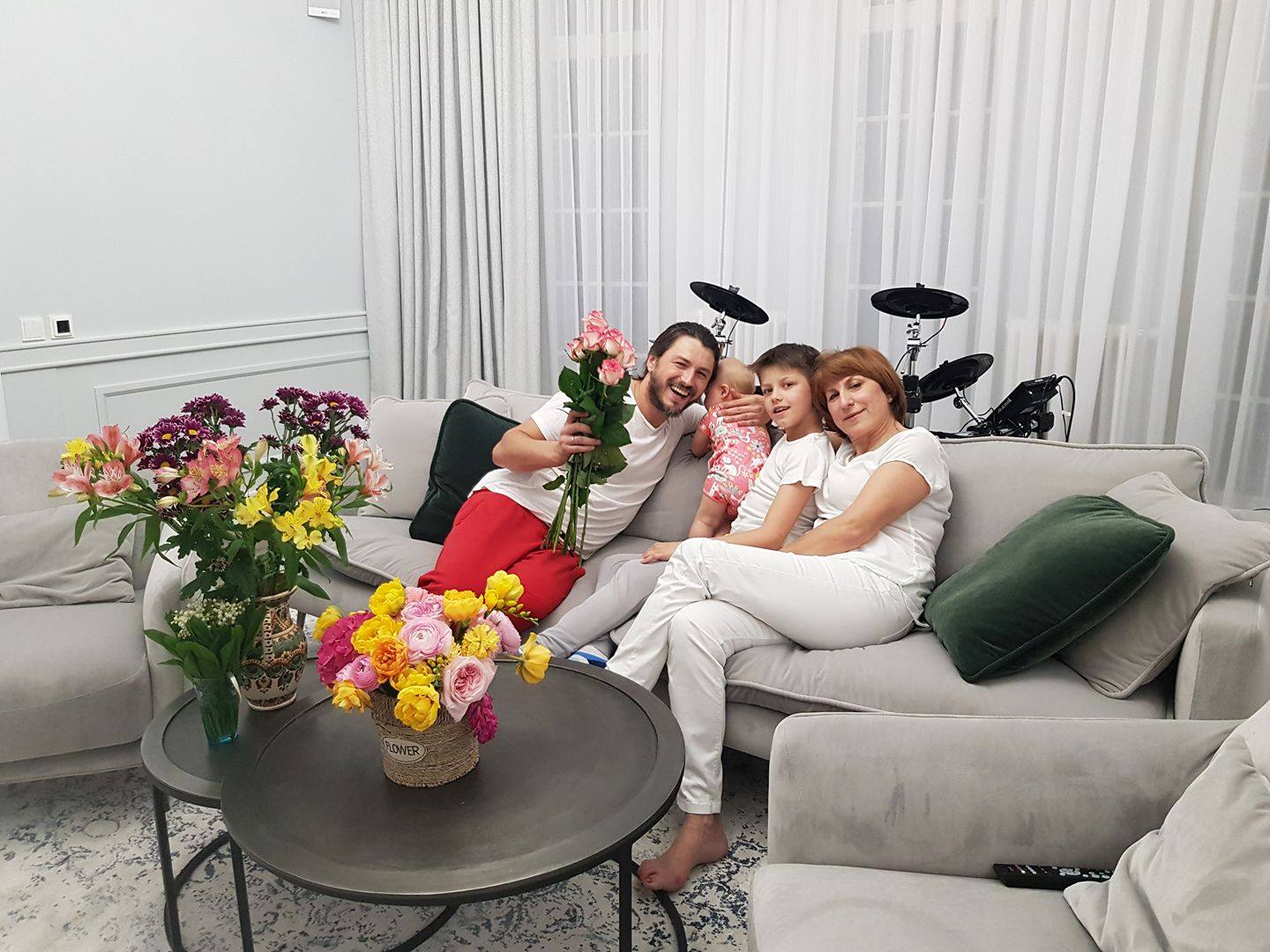 "Спасибі за недоспані ночі": Притула трогательно поздравил маму с днем рождения