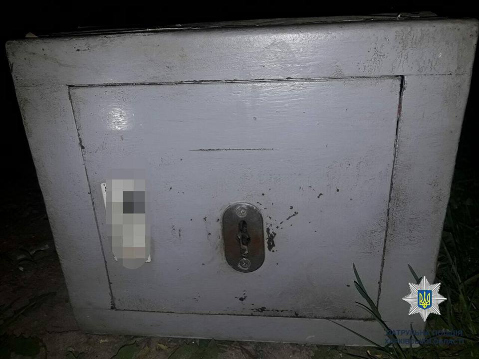 У Харкові злодій вкрав сейф і заплакав, дізнавшись про його вміст