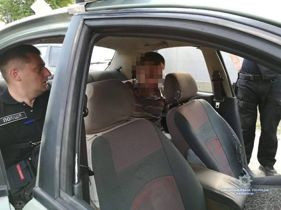 "Поїв, попив, обікрав": у Києві поліція зловила чоловіка, який вкрав авто у свого приятеля