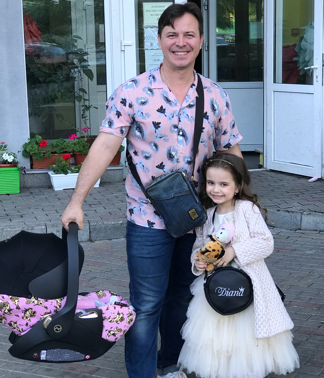 &quot;Наплакалась&quot;: Лилия Ребрик поделилась милыми фото с выпускного дочери