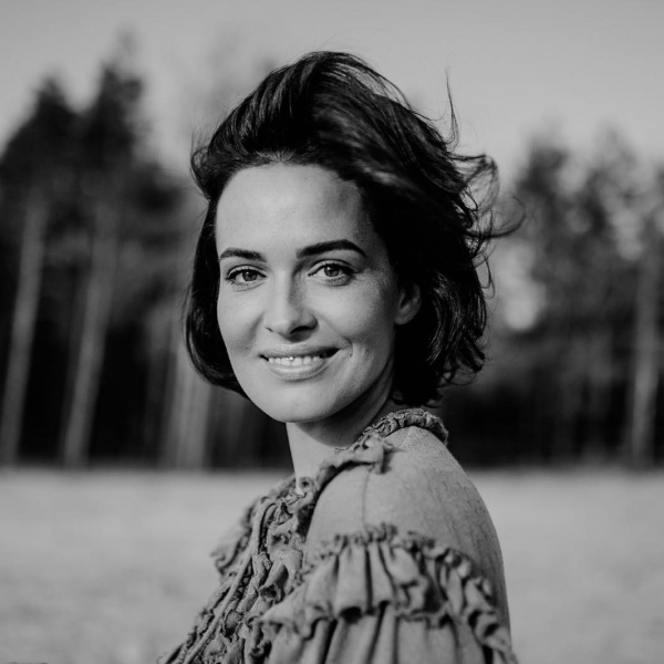 "Мой тыл! Мое плечо!": Даша Астафьева опубликовала трогательные снимки с женихом (фото)