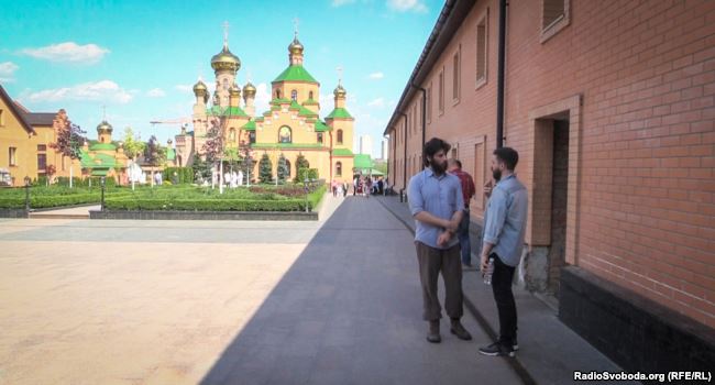 Боевика "ДНР" из Бразилии обнаружили в одном из киевских монастырей УПЦ МП (фото)
