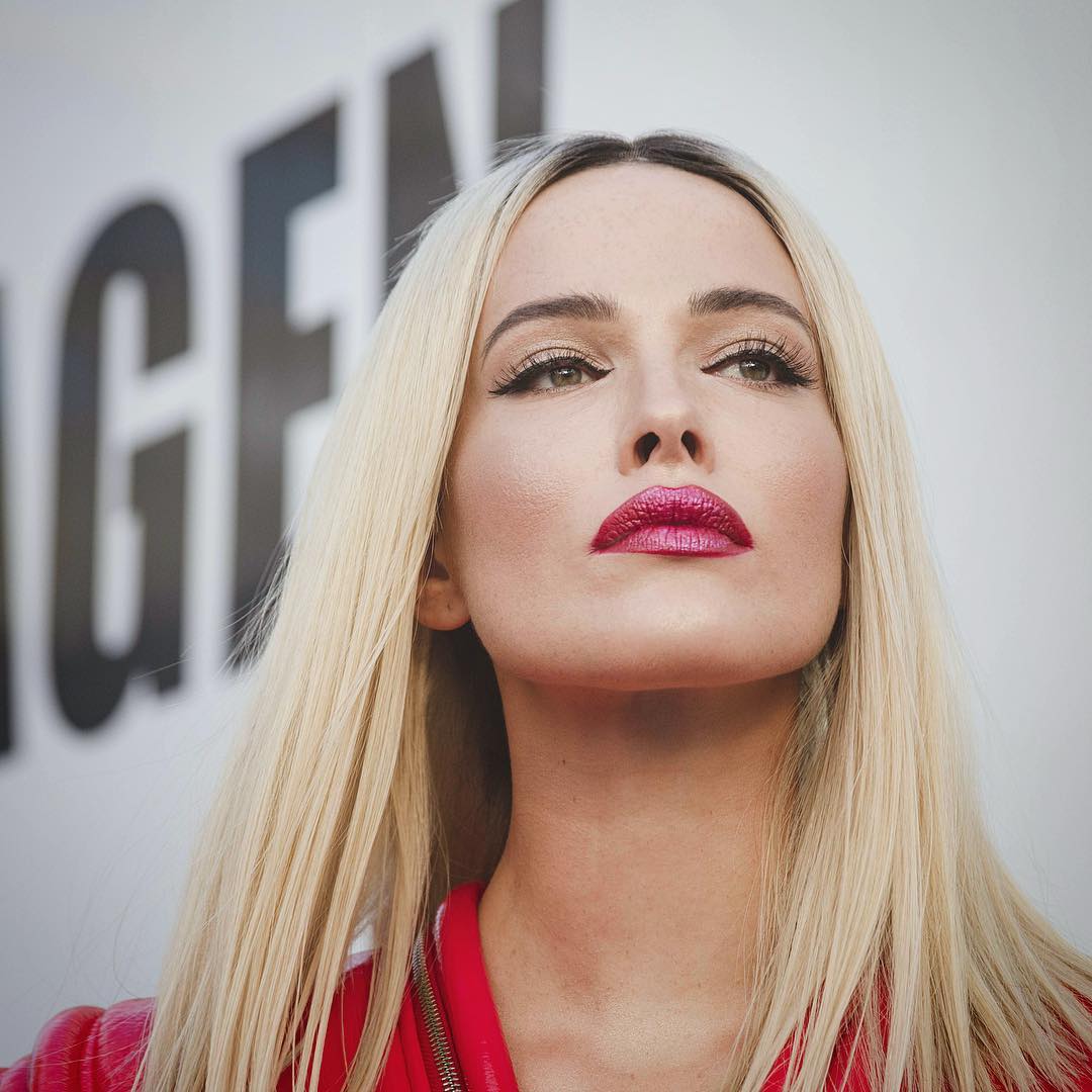 Даша Астафьева поразила фанов, кардинально изменив имидж (фото)