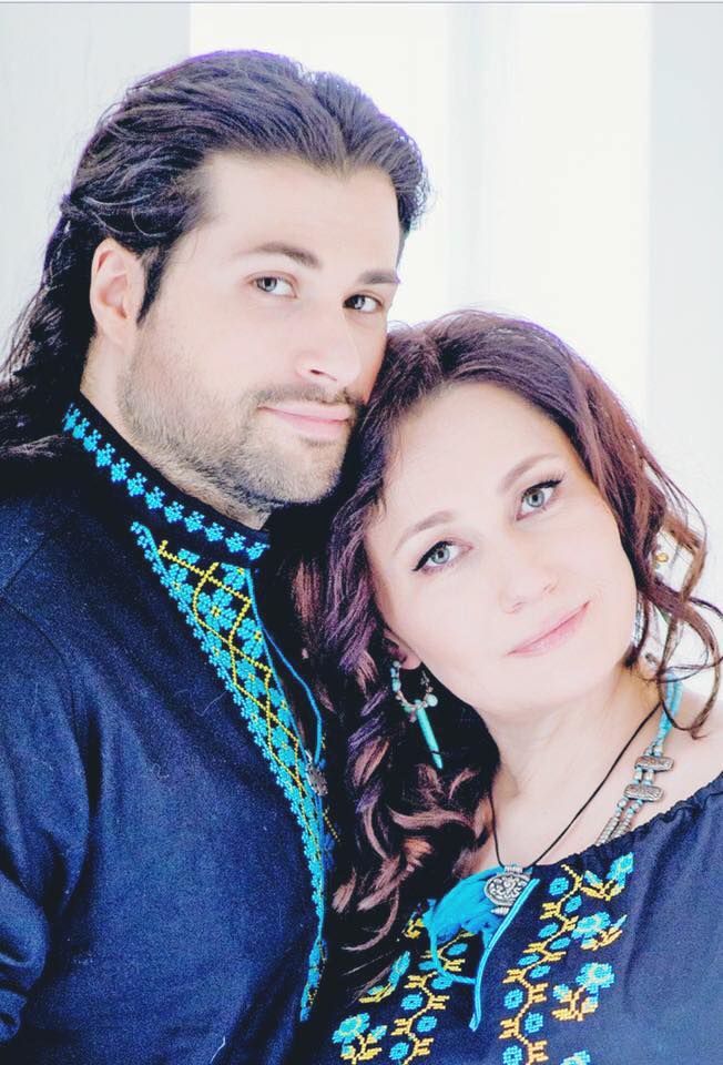 "Это наш идентификационный код": украинские звезды нарядились в вышиванки (фото, видео)