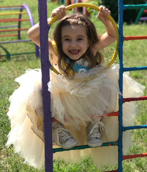 &quot;Наплакалась&quot;: Лилия Ребрик поделилась милыми фото с выпускного дочери