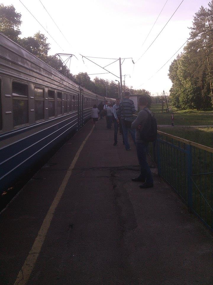 У мережі показали переповнену приміську електричку під Києвом: у мережі обурені