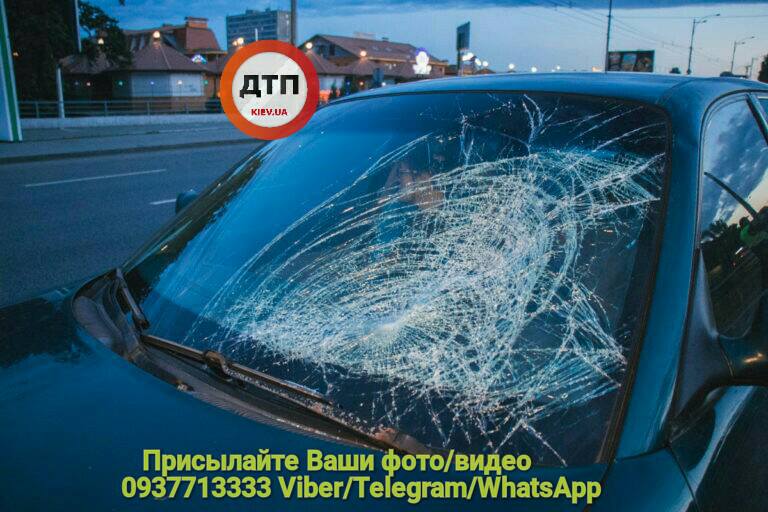 "Убегала от мужчины": в Киеве девушка попала под колеса авто