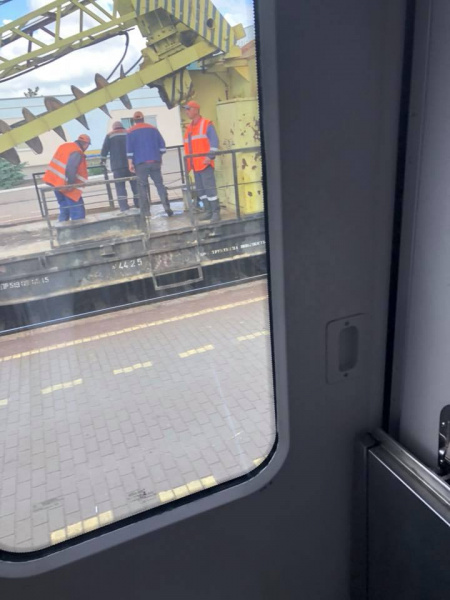 "Говорила по телефону": у Кіровоградській області вантажний поїзд збив жінку