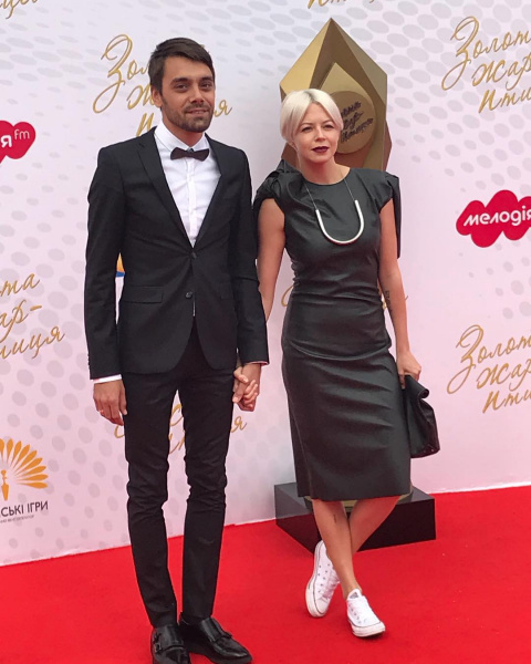 Золотая жар-птица 2018: яркие наряды звезд на красной дорожке (фото)