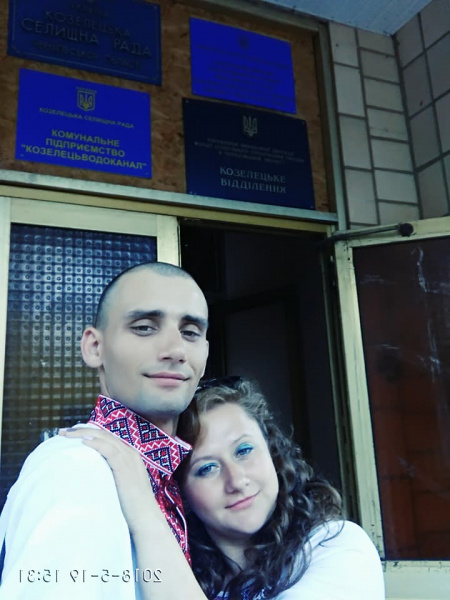 Любов до Батьківщини: молодий українець зворушив мережу несподіваним вчинком під час присяги (відео)