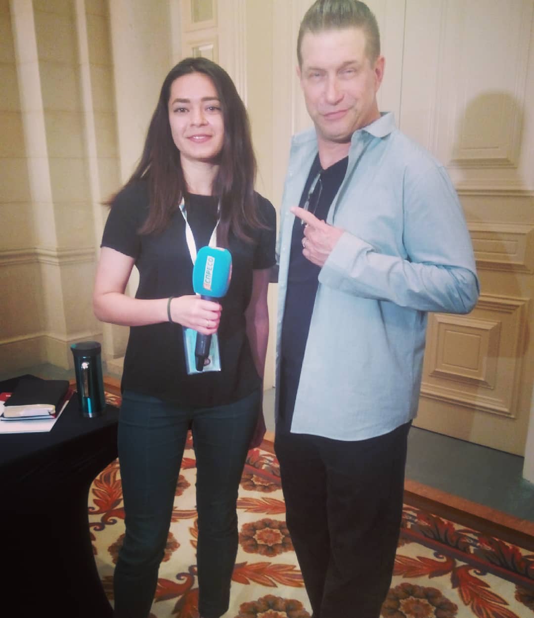 Будет молиться за Украину: голливудский актер приехал в Киев (фото)