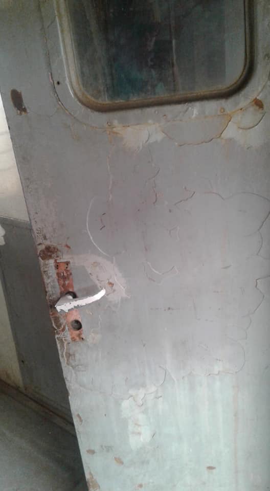 Вагони-"скотовозки": львів'яни обурені станом електричок