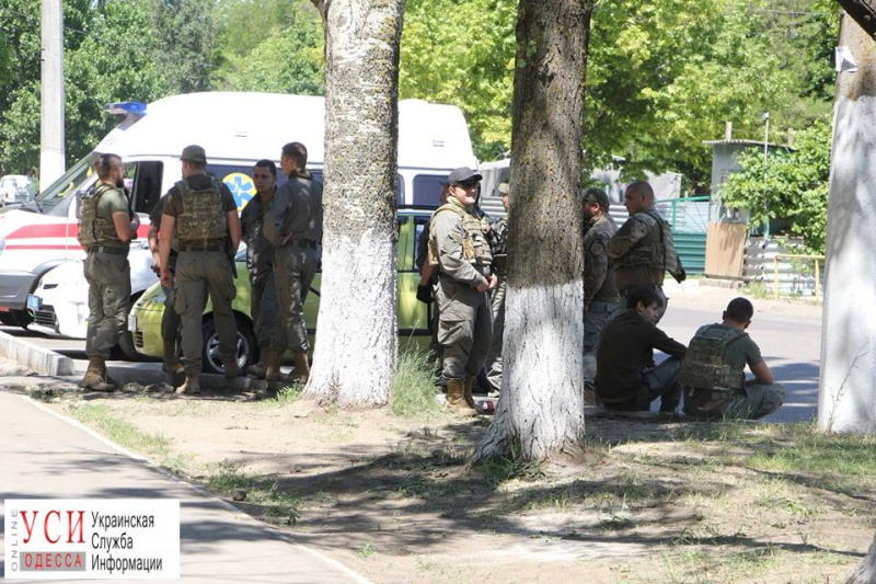 На глазах у покупателей: в Одессе конкуренты разгромили супермаркет (фото)