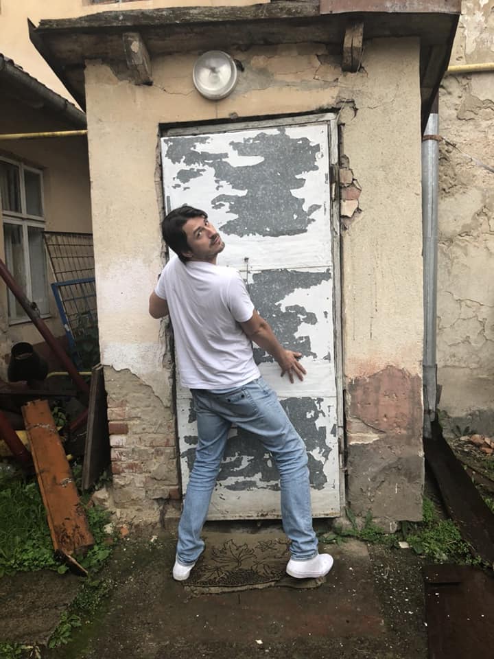 "Ти в трусах, а їм треба вже": Притула розповів про свої гастролі маленькими містами України (фото)