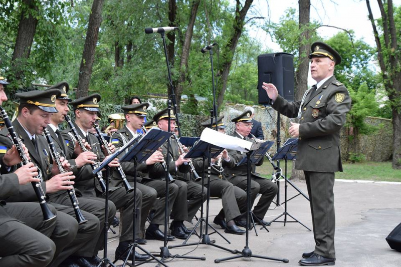 В Луганской области установили памятный знак погибшим военным медикам