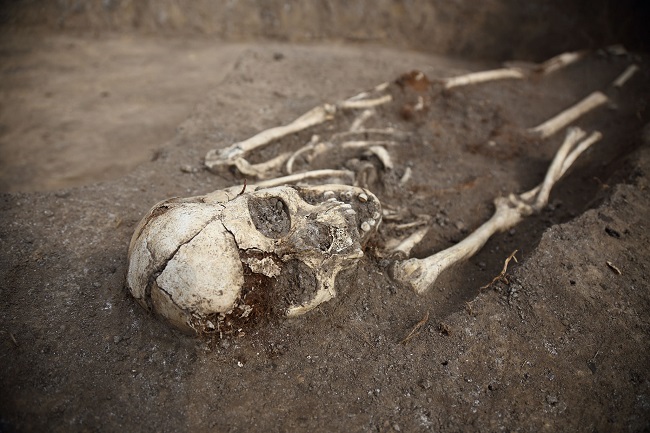 Поховання часів Черняхівської культури в Україні