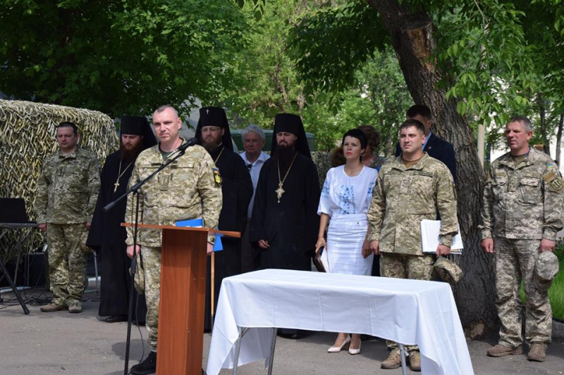 В Луганской области установили памятный знак погибшим военным медикам
