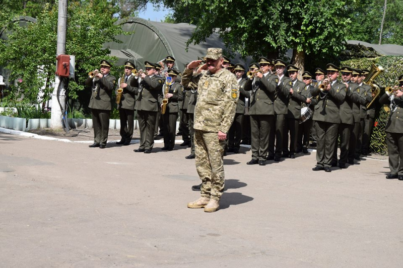В Луганской области установили памятный знак погибшим военным медикам