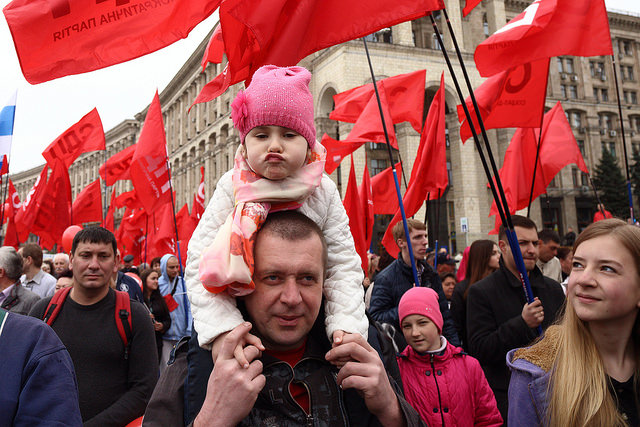 Фоторепортаж с первомайских акций в Киеве