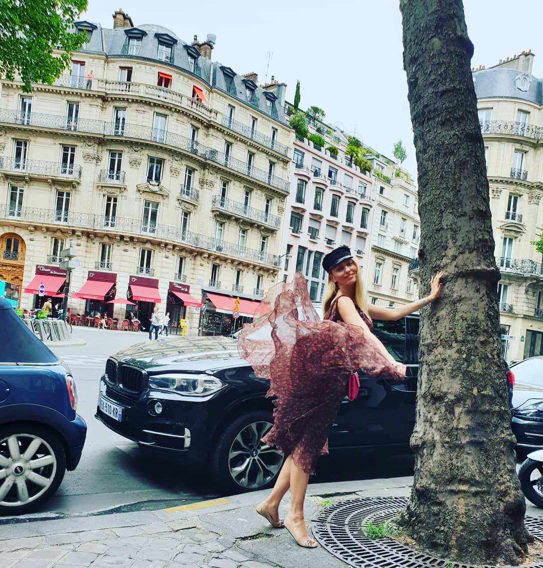 Оля Полякова в Париже