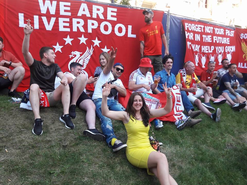 Лига чемпионов в Киеве: как отдыхают фанаты-иностранцы на Крещатике