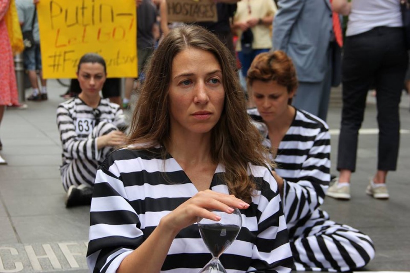 "Время истекает": в Нью-Йорке прошла красочная акция в поддержку Сенцова (фото)