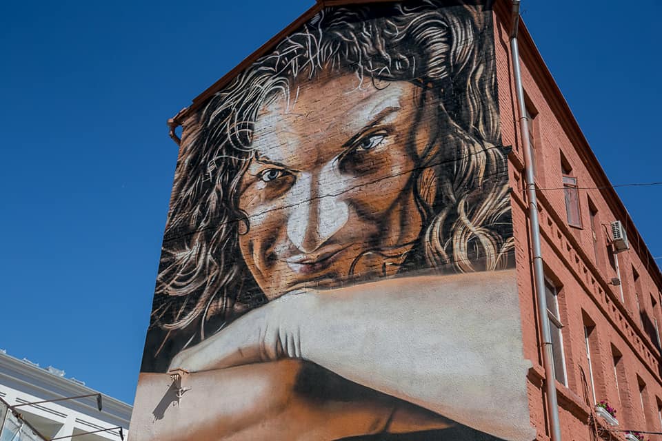 У Харкові з'явився величезний портрет Кузьми Скрябіна