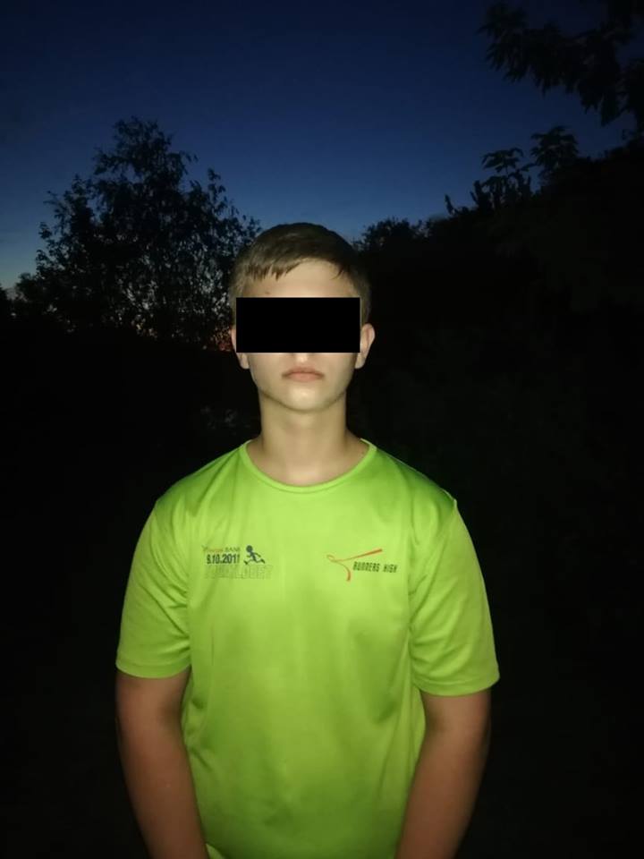 Під Києвом підлітки "розважалися", кидаючи каміння в автомобілі