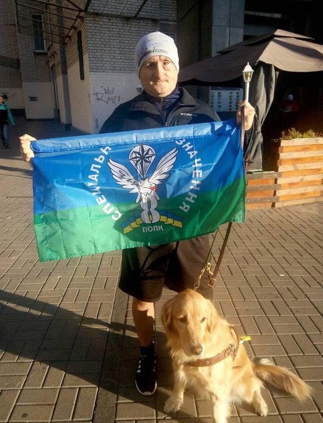 Незрячий ветеран АТО на протезе принял участие в Марафоне морской пехоты в США