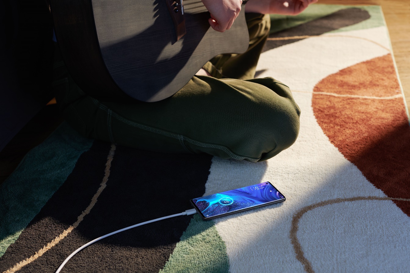 OPPO представила в Украине два новых смартфона в линейке Reno