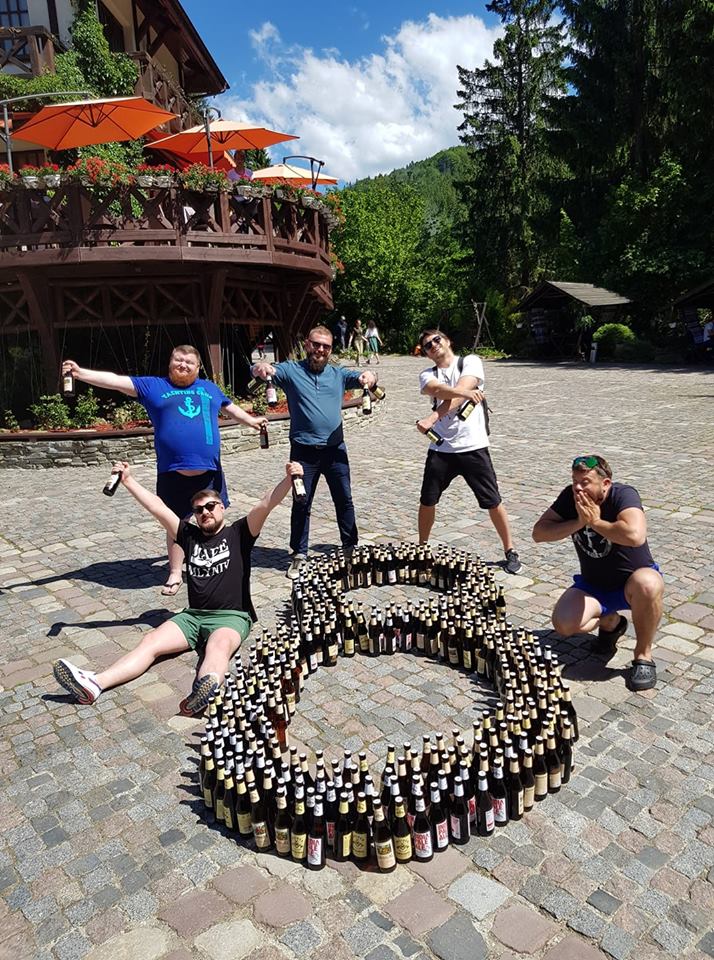 &quot;Крафтовая восьмерка&quot;: Притула показал, как празднует годовщину &quot;Варьяты-шоу&quot;