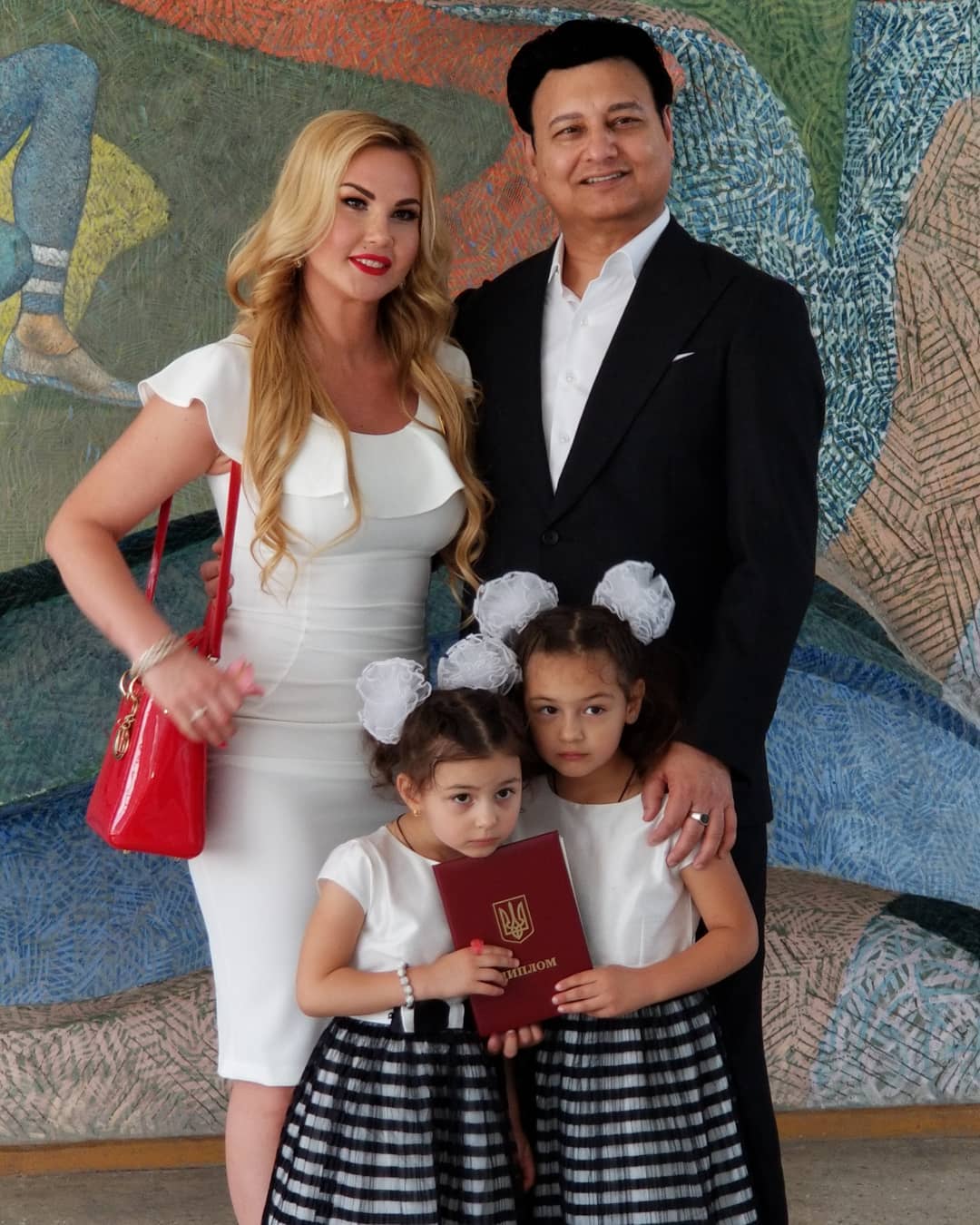 "Дай мне Боже сил": Камалия похвасталась красным дипломом и планами на будущее