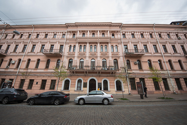 Обвинения в рейдерстве и вызовы полиции: скандал в музыкальной академии им. Чайковского