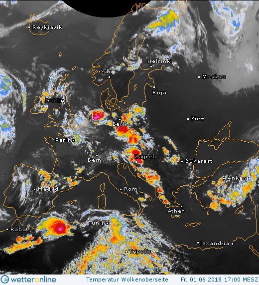 Погода на выходные: синоптики сообщили, где ждать дождей с грозами