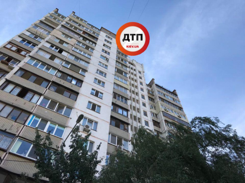 У Києві впав ліфт: пенсіонерка пролетіла 10 поверхів