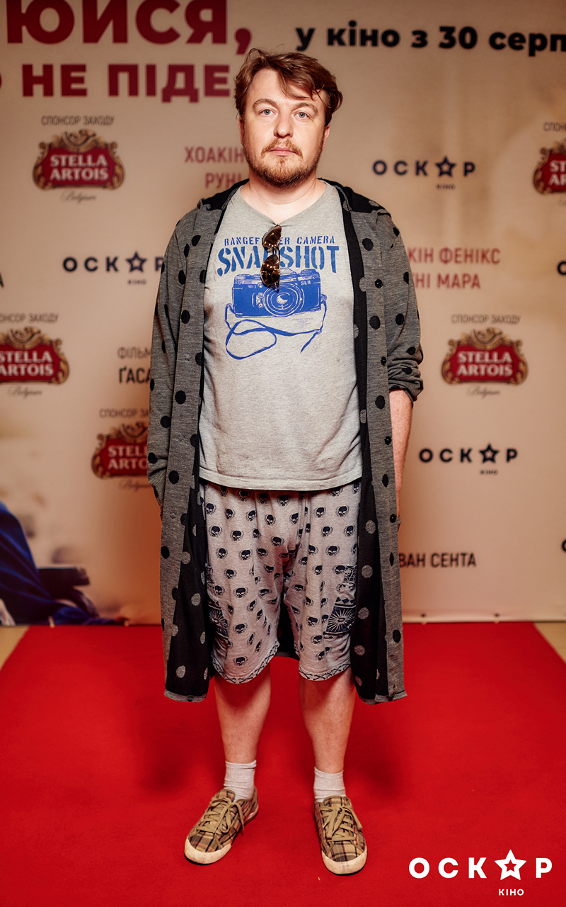 Катя Осадчая, Pianoбой с женой и другие звезды посетили гала-премьеру трагикомедии с Хоакином Фениксом и Руни Марой