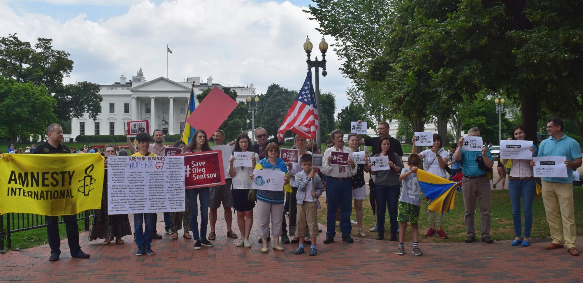 #SaveOlegSentsov: по всьому світу пройшли акції на підтримку Сенцова