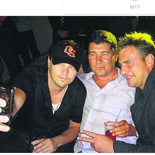 Біглий нардеп Онищенко показав селфи з голлівудською зіркою (фото)