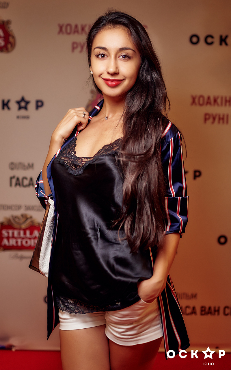 Катя Осадчая, Pianoбой с женой и другие звезды посетили гала-премьеру трагикомедии с Хоакином Фениксом и Руни Марой