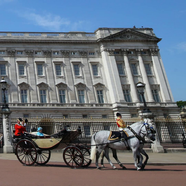 Букингемский дворец отпраздновал 92-й день рождения королевы Елизаветы II (фото)