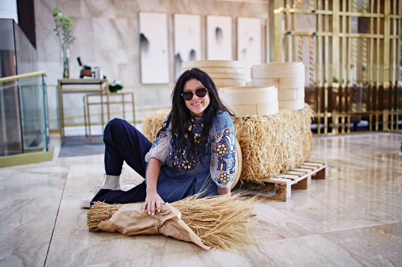 &quot;Подвійна краса&quot;: Руслана похвалилася розкішною вишиванкою (фото)