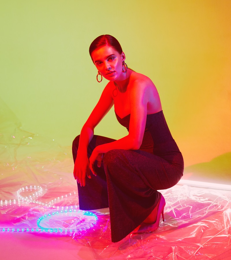 Мисс Украина-Вселенная 2014 сыграла роль космической Офелии в съемке дизайнера Катерины Рутман